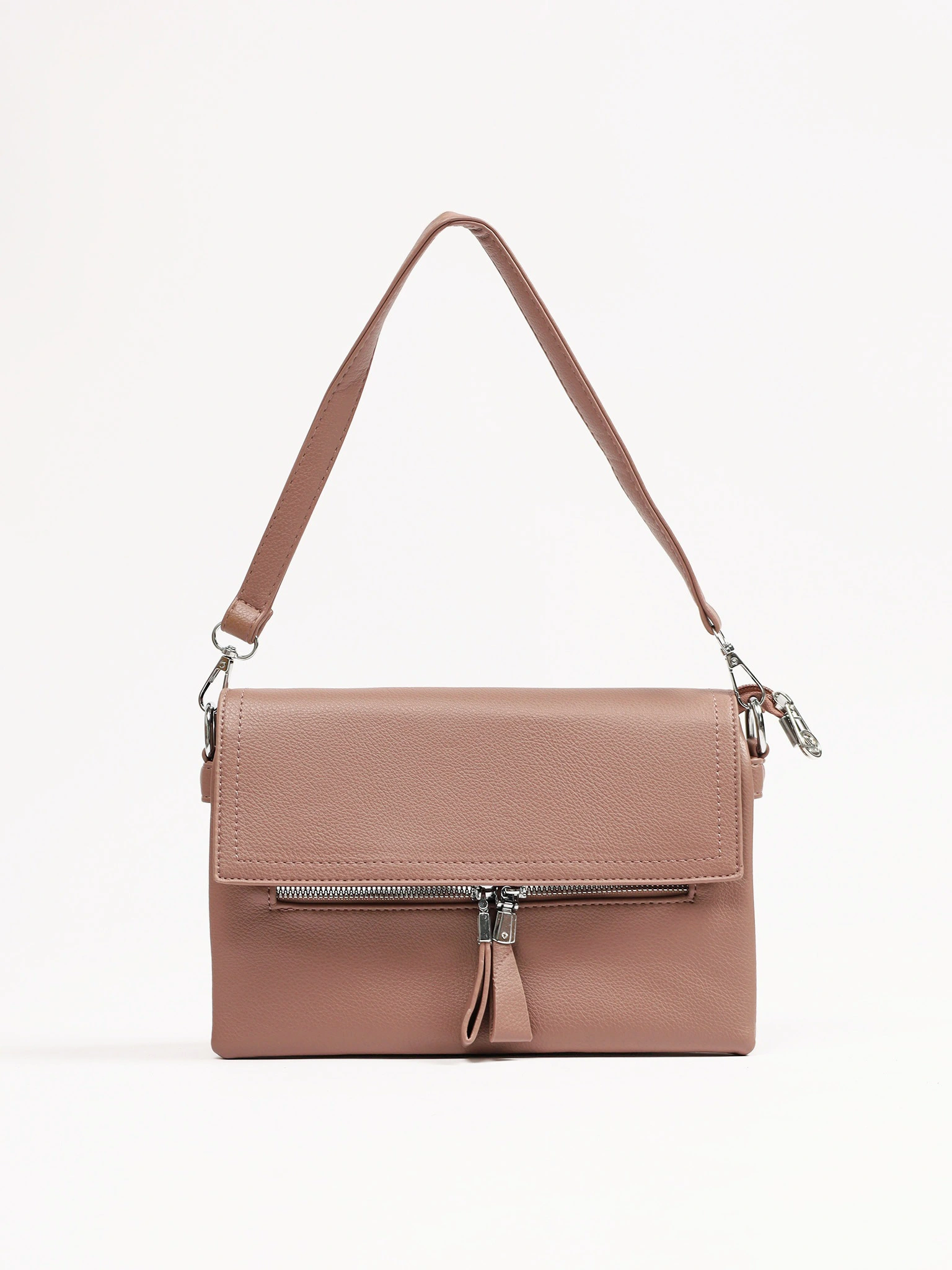 Сумка-кроссбоди со съемной ручкой и декоративными пуллерами в ассортименте